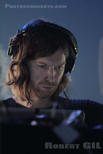 APHEX TWIN - 2011-10-28 - PARIS - Espace Charlie Parker - Grande Halle - 